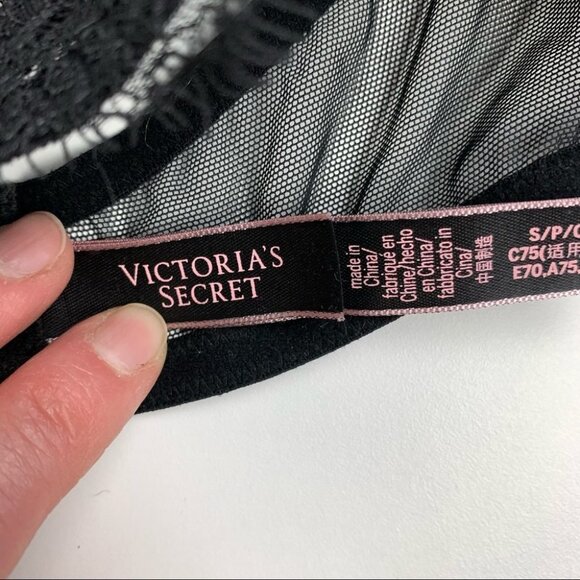 VICTORIA'S Secret Very Sexy Black Lace Bralette - Picture 5 of 8